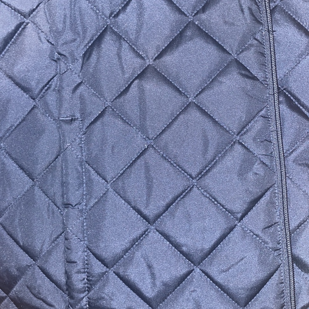 VEST - Picture 6 of 7